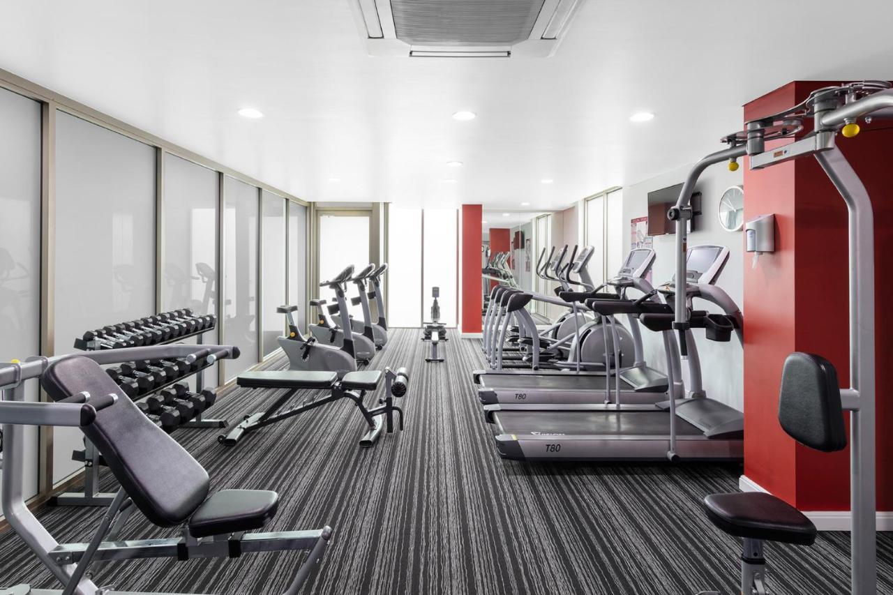 Meriton Suites North Ryde Sydney Exterior foto The gym at the hotel