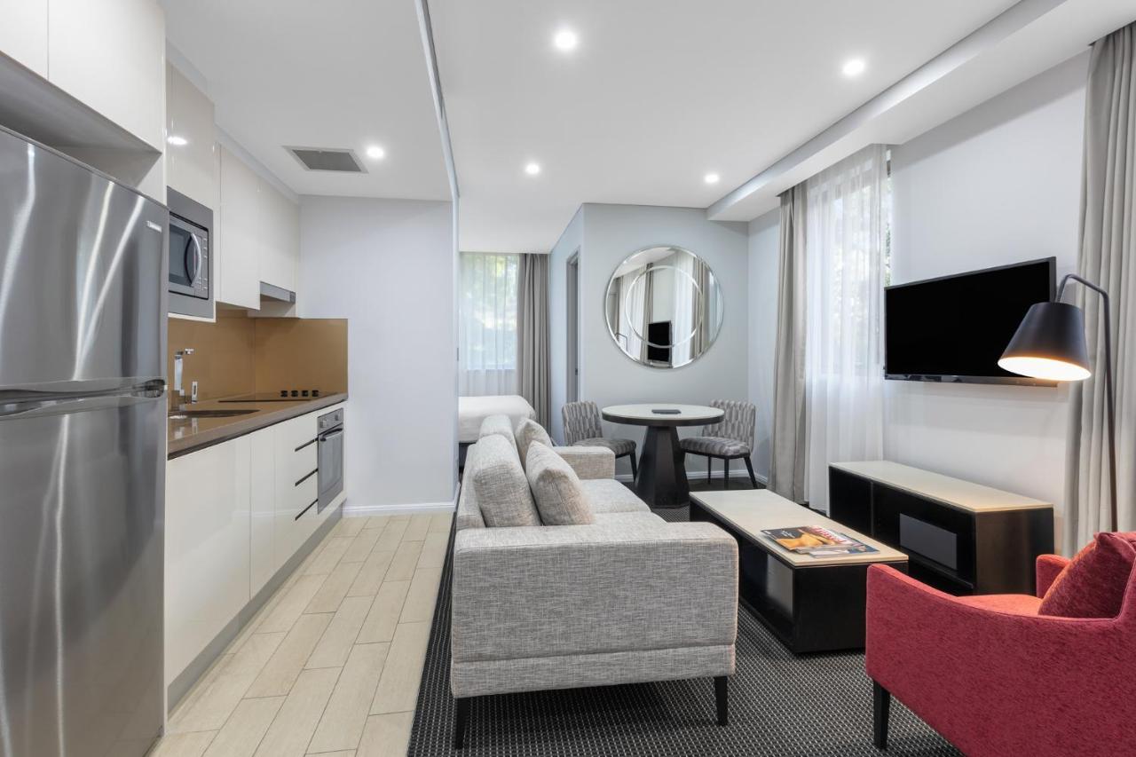 Meriton Suites North Ryde Sydney Exterior foto A typical apartment at the hotel