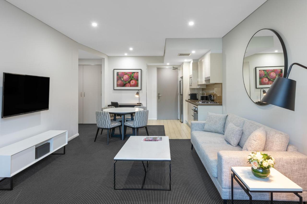 Meriton Suites North Ryde Sydney Exterior foto A typical apartment at the hotel